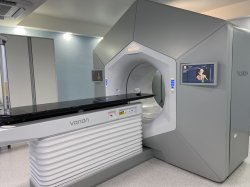 Radioterapia pediátrica – primeira sessão é realizada na Santa Casa de Santos